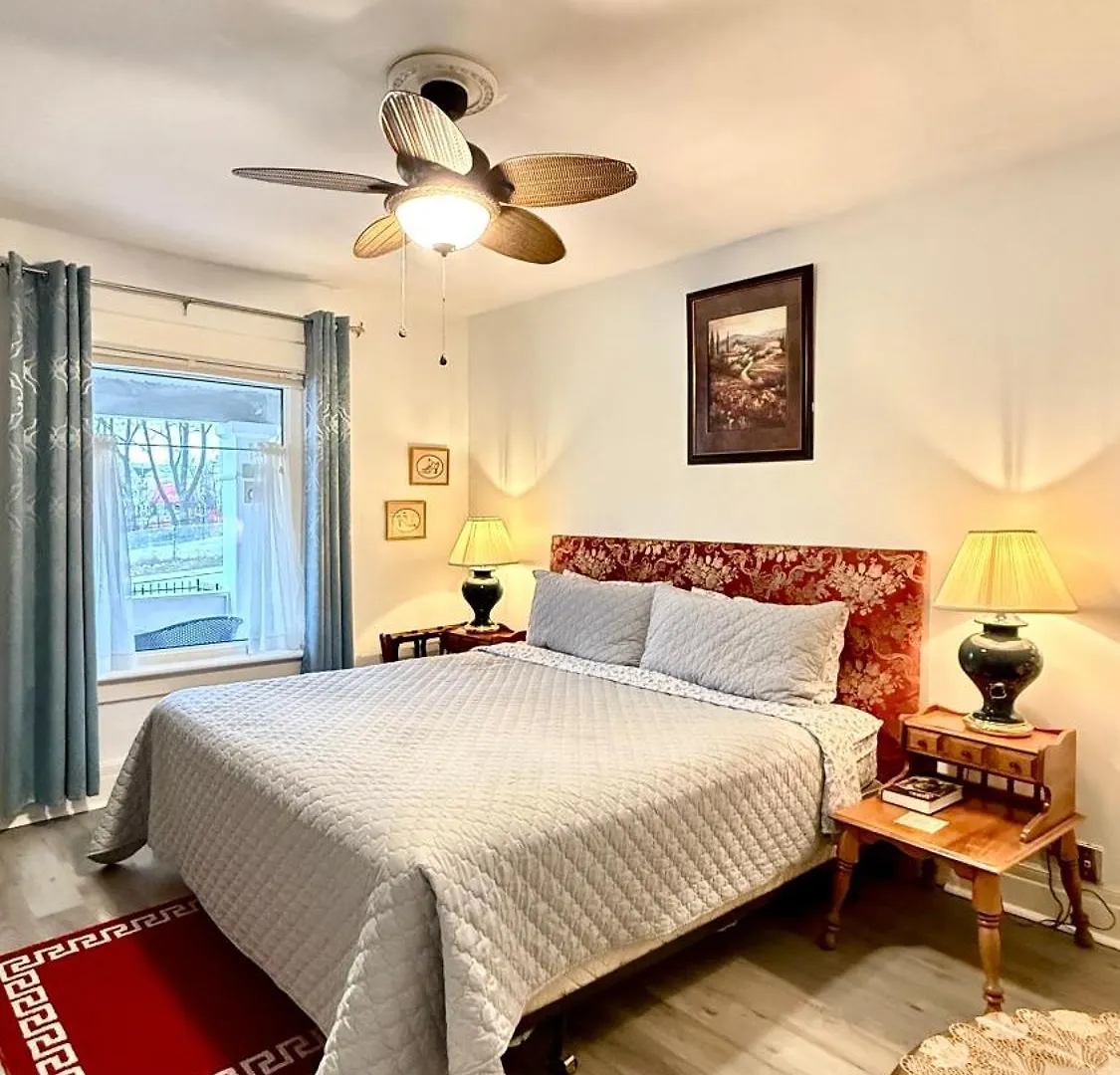 Adorable 2-Bedroom Unit With Jacuzzi Beside Falls Niagara Falls